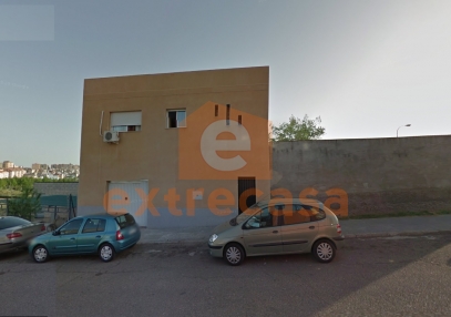 Estupenda casa en venta + local comercial