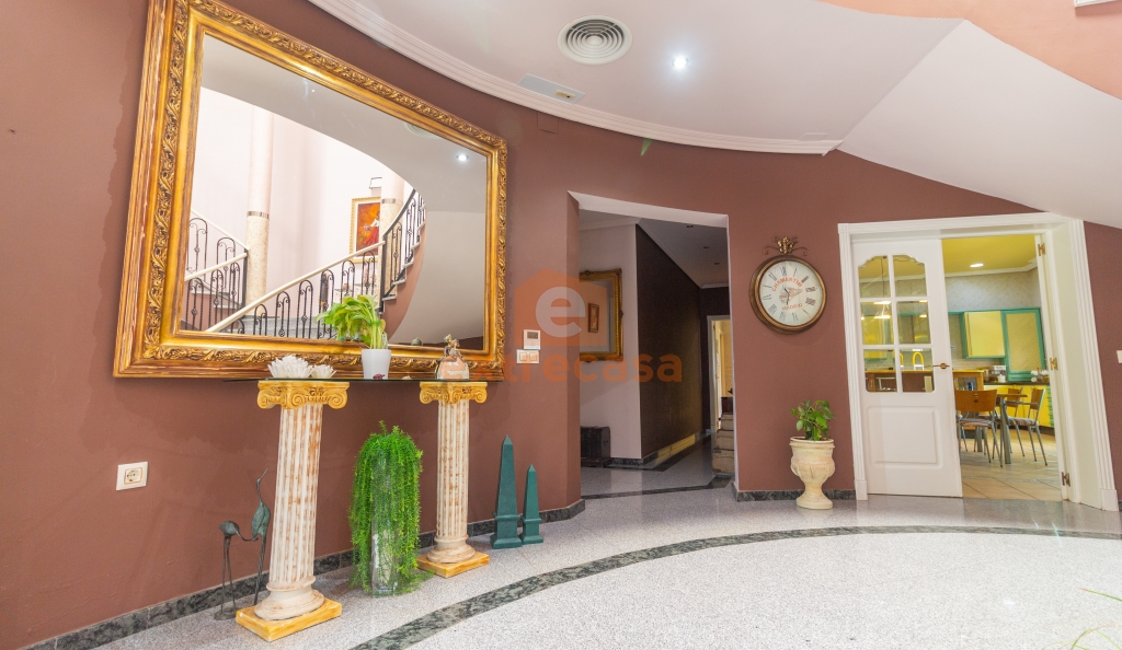 Exclusivo chalet en venta en Las Vaguadas