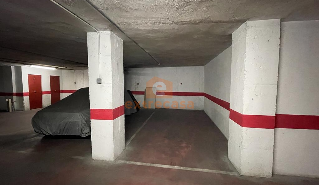 Dos plazas de garaje en venta al precio de una en Valdepasillas