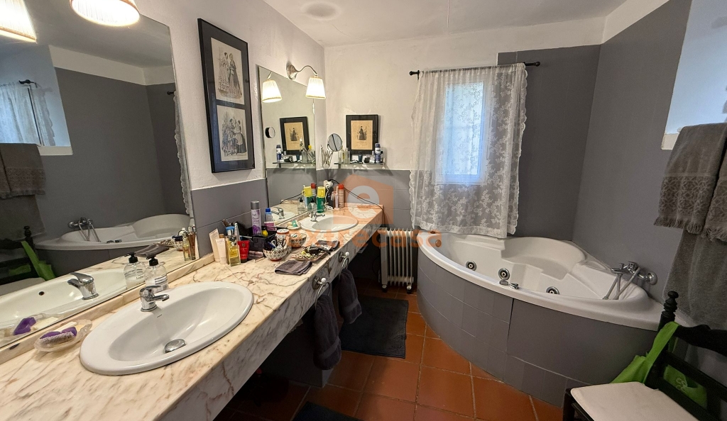 Chalet con parcela de 7.500 metros en Crta. de Sevilla