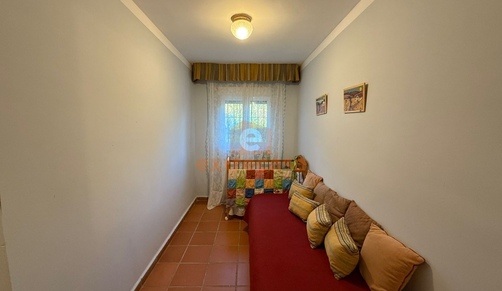 Chalet con parcela de 7.500 metros en Crta. de Sevilla