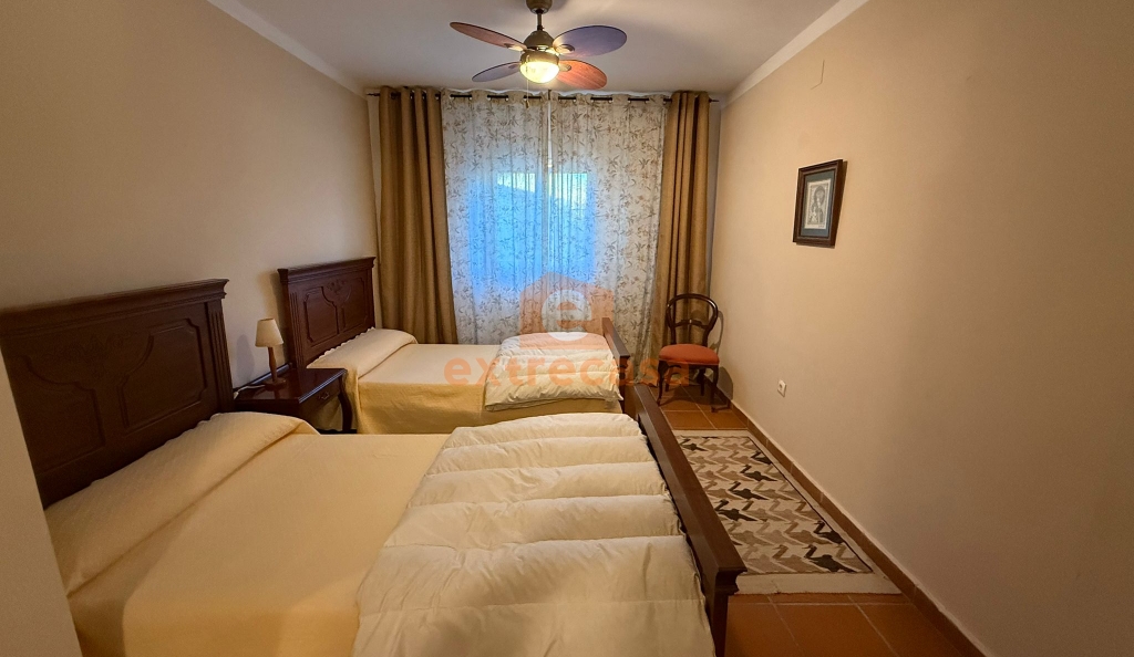 Chalet con parcela de 7.500 metros en Crta. de Sevilla