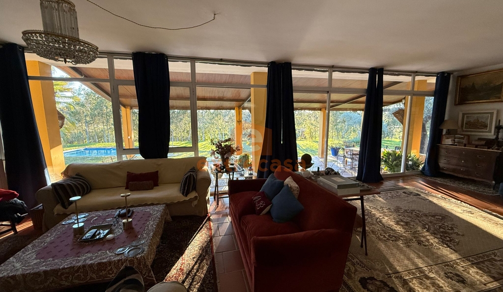 Chalet con parcela de 7.500 metros en Crta. de Sevilla