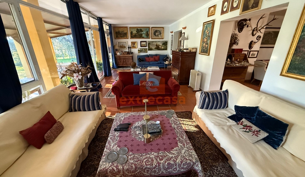 Chalet con parcela de 7.500 metros en Crta. de Sevilla