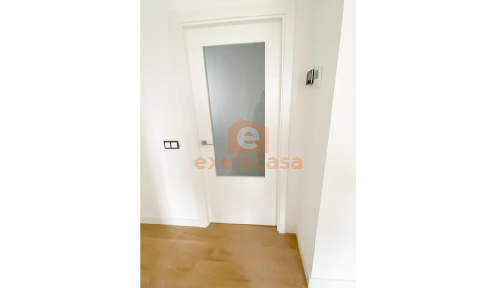 Alquiler amueblado de piso a estrenar en frente de la Universidad de Badajoz