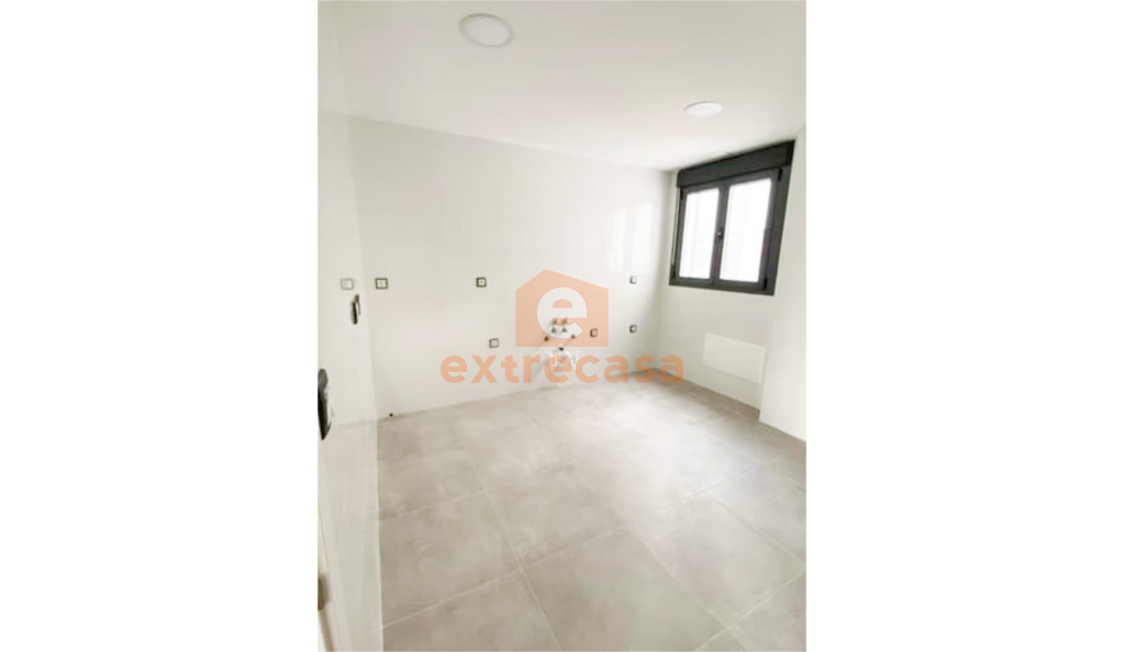 Alquiler amueblado de piso a estrenar en frente de la Universidad de Badajoz