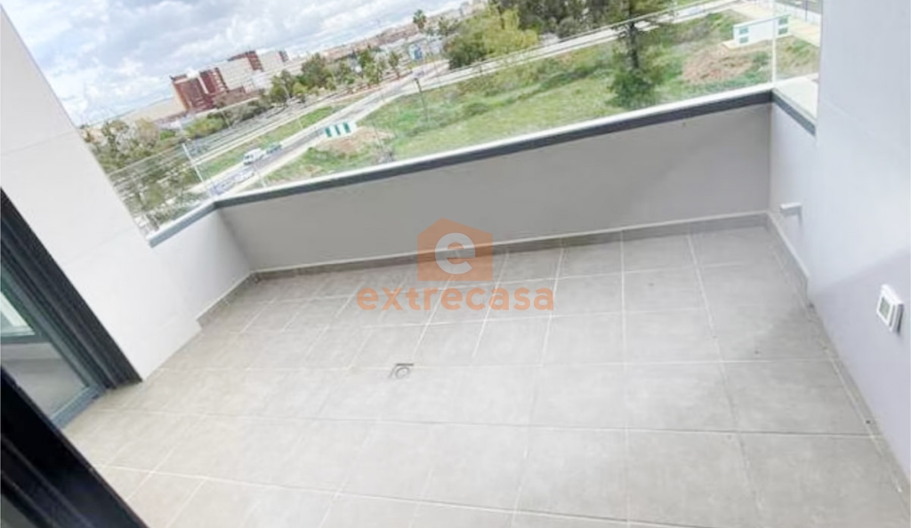 Alquiler amueblado de piso a estrenar en frente de la Universidad de Badajoz