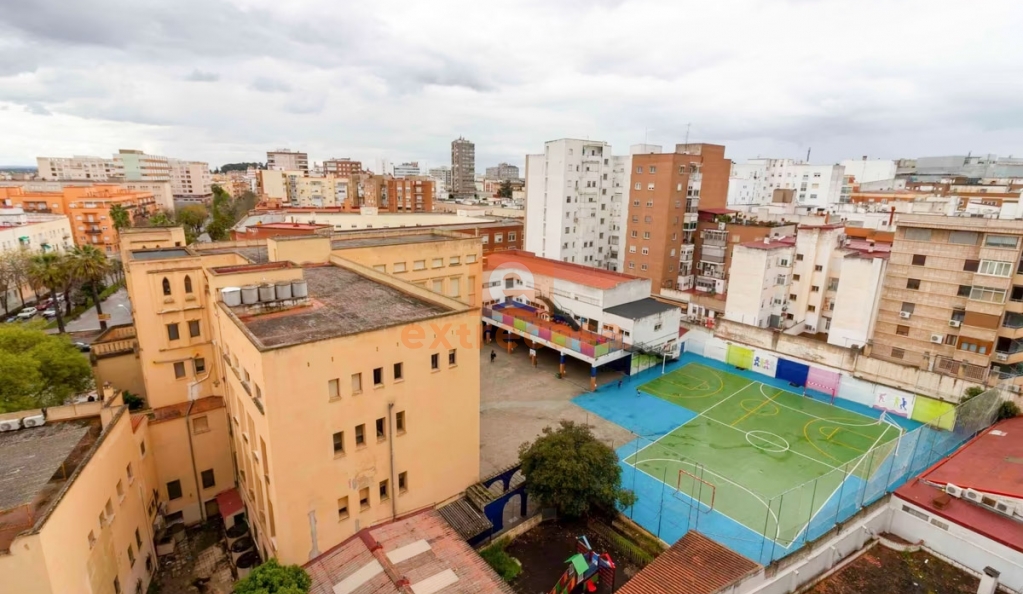 Venta de un amplio piso en pleno Centro de Badajoz