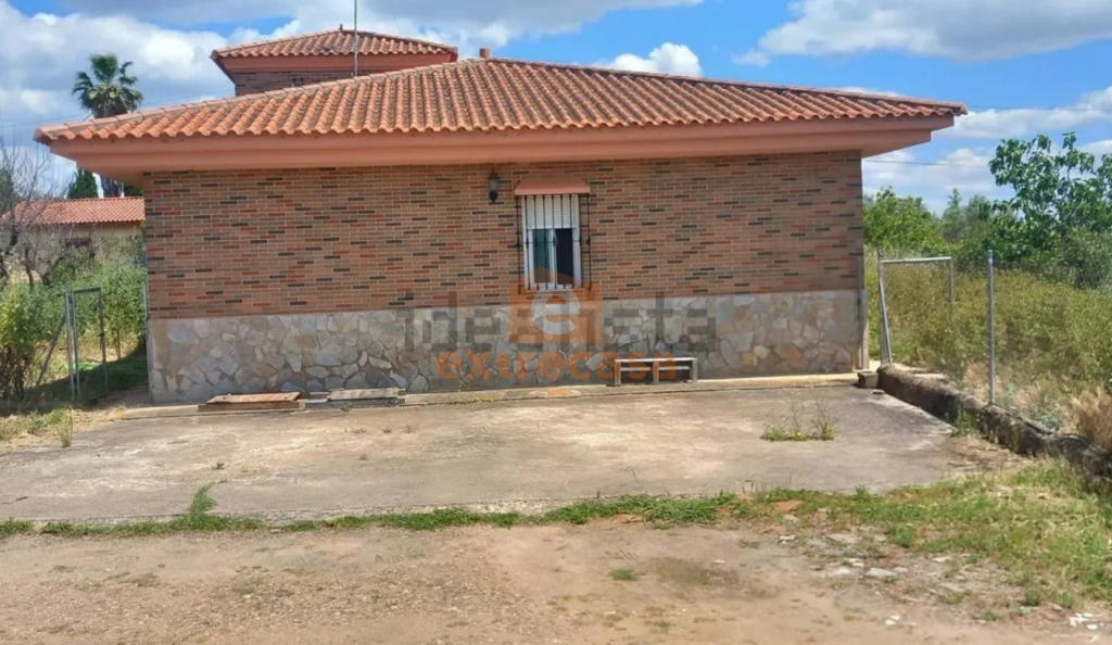 Chalet en Alquiler sin amueblar en Dehesilla del Calamón en Badajoz