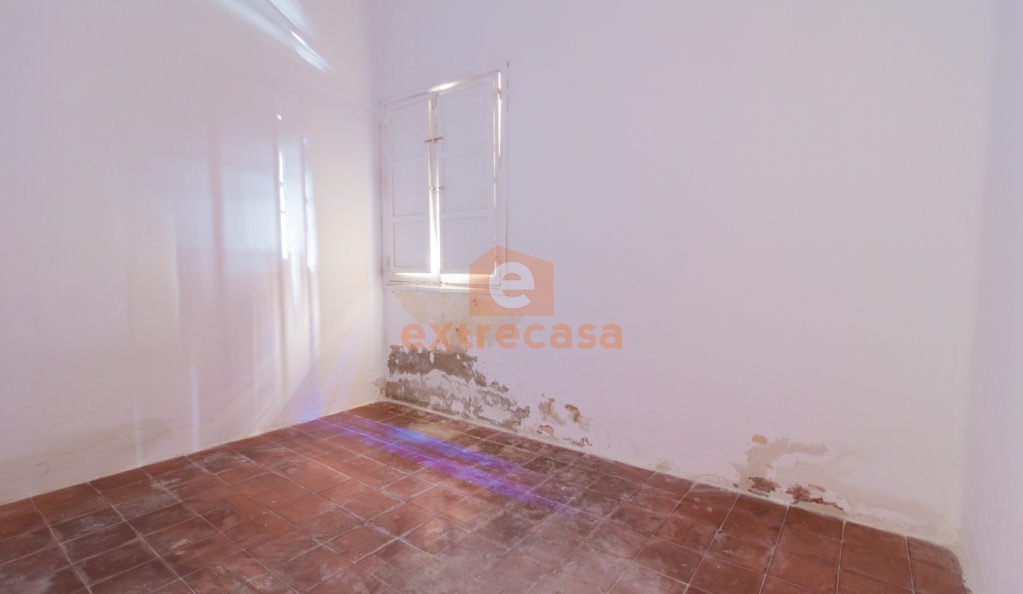 Venta de piso A REFORMAR en Pardaleras Badajoz