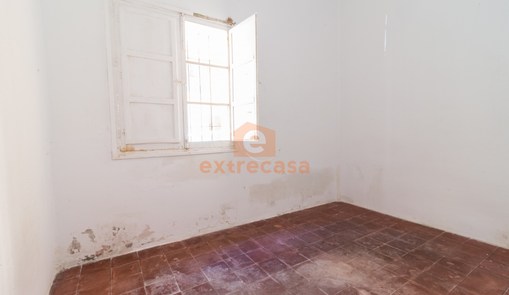 Venta de piso A REFORMAR en Pardaleras Badajoz