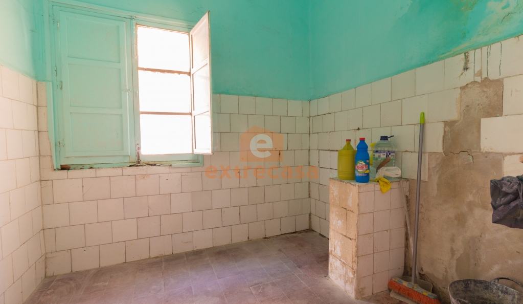 Venta de piso A REFORMAR en Pardaleras Badajoz