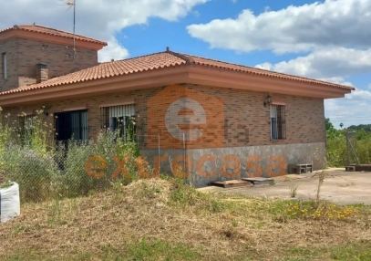 Chalet en Alquiler sin amueblar en Dehesilla del Calamón en Badajoz