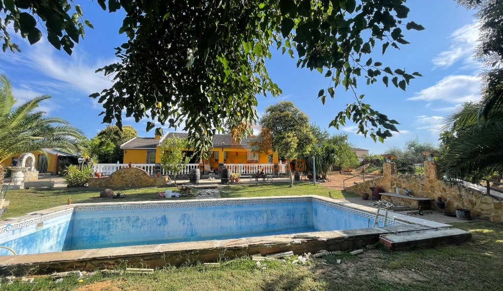 Alquiler de chalet amueblado en Campomanes Badajoz