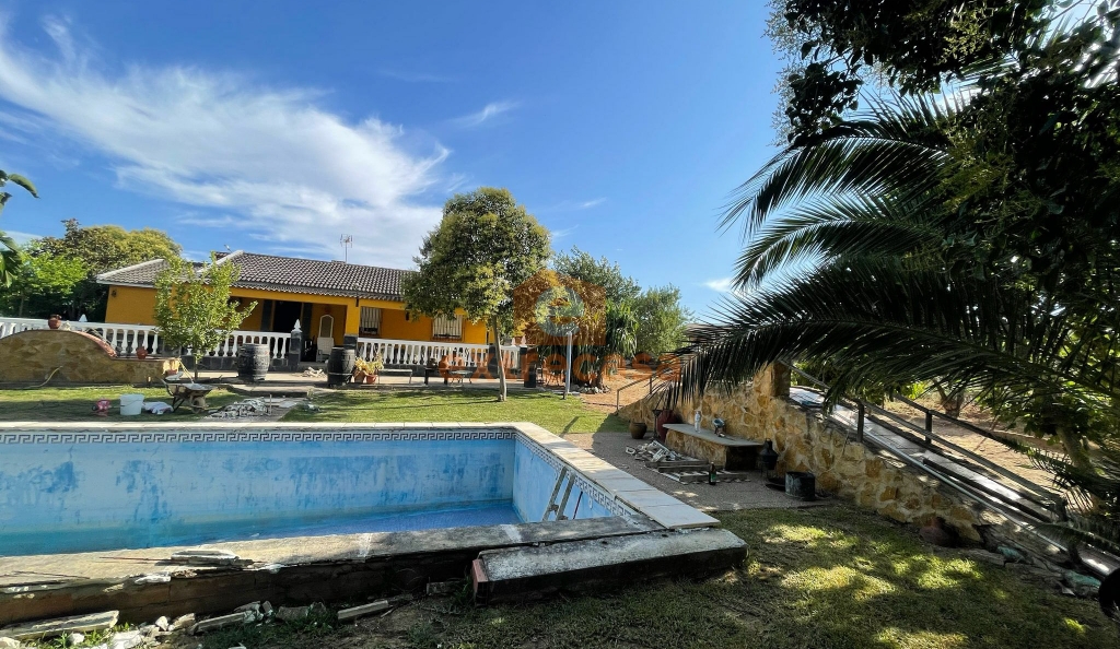 Alquiler de chalet amueblado en Campomanes Badajoz