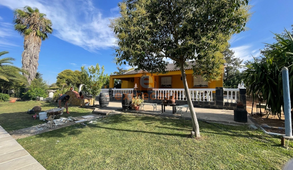 Alquiler de chalet amueblado en Campomanes Badajoz