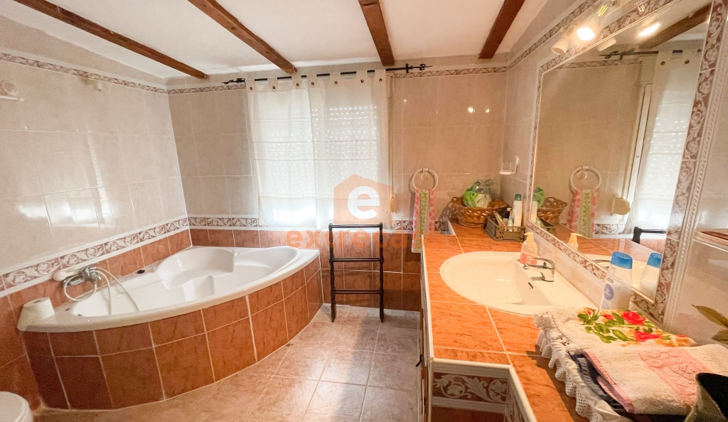 Alquiler de chalet amueblado en Campomanes Badajoz