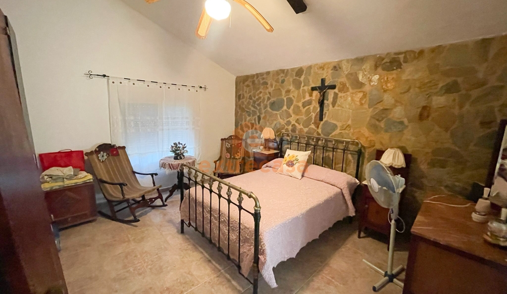 Alquiler de chalet amueblado en Campomanes Badajoz