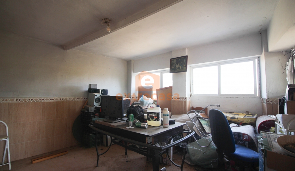 Venta de una parcela con vivienda en Botoa