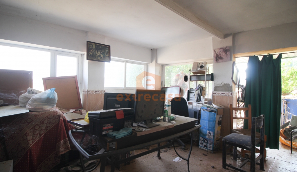 Venta de una parcela con vivienda en Botoa