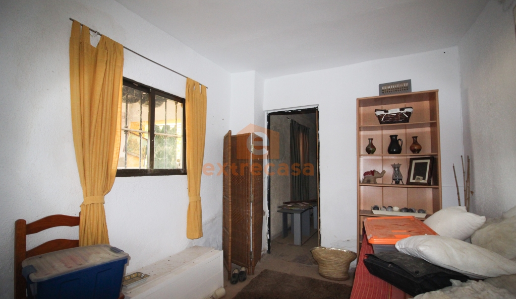 Venta de una parcela con vivienda en Botoa