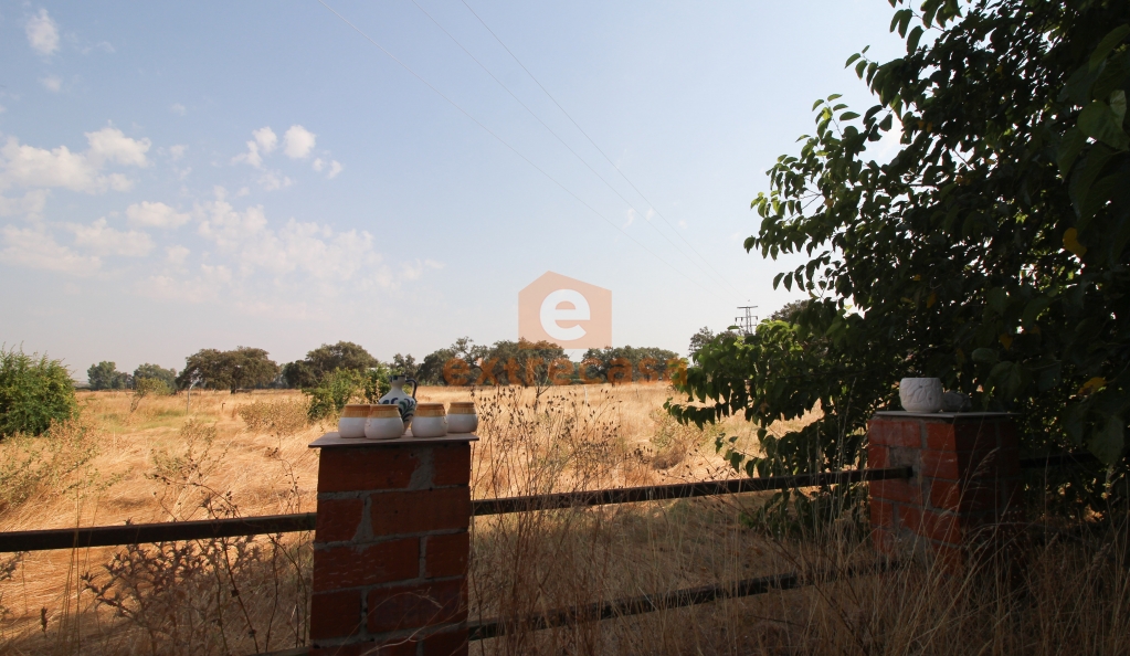 Venta de una parcela con vivienda en Botoa