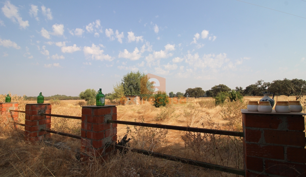 Venta de una parcela con vivienda en Botoa