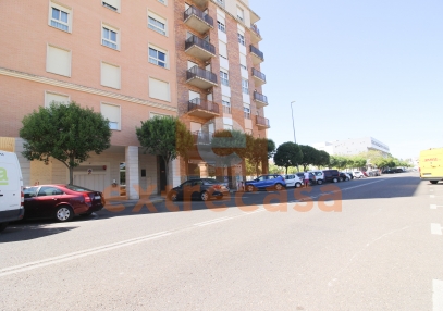 Venta de piso con 4 dormitorios en la ronda Norte de San Roque Badajoz
