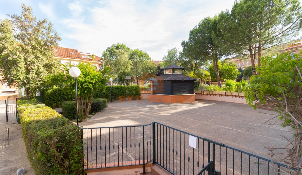 Ático-Dúplex en alquiler en Las Vaguadas