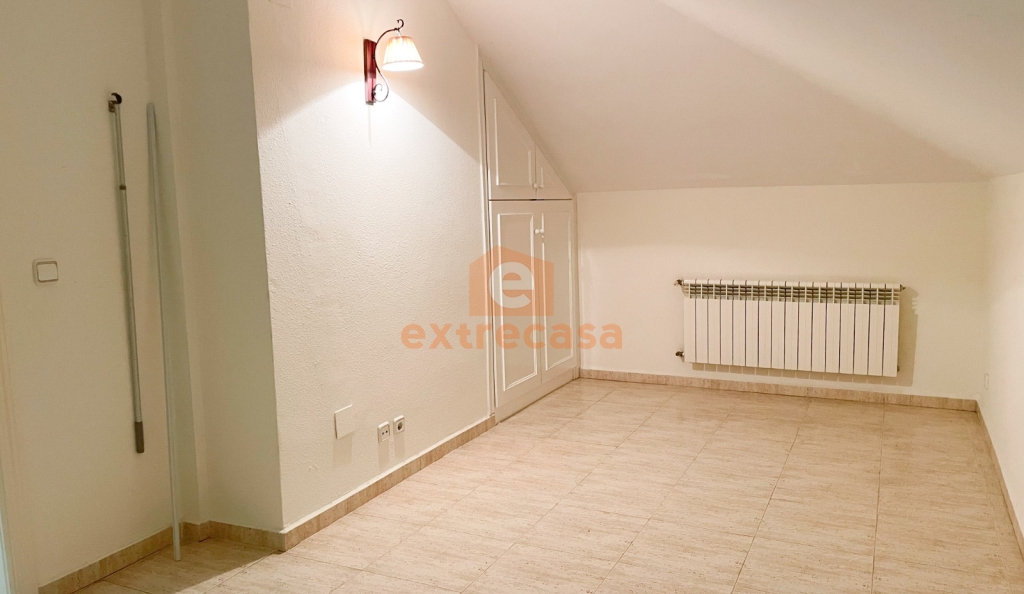 Ático-Dúplex en alquiler en Las Vaguadas