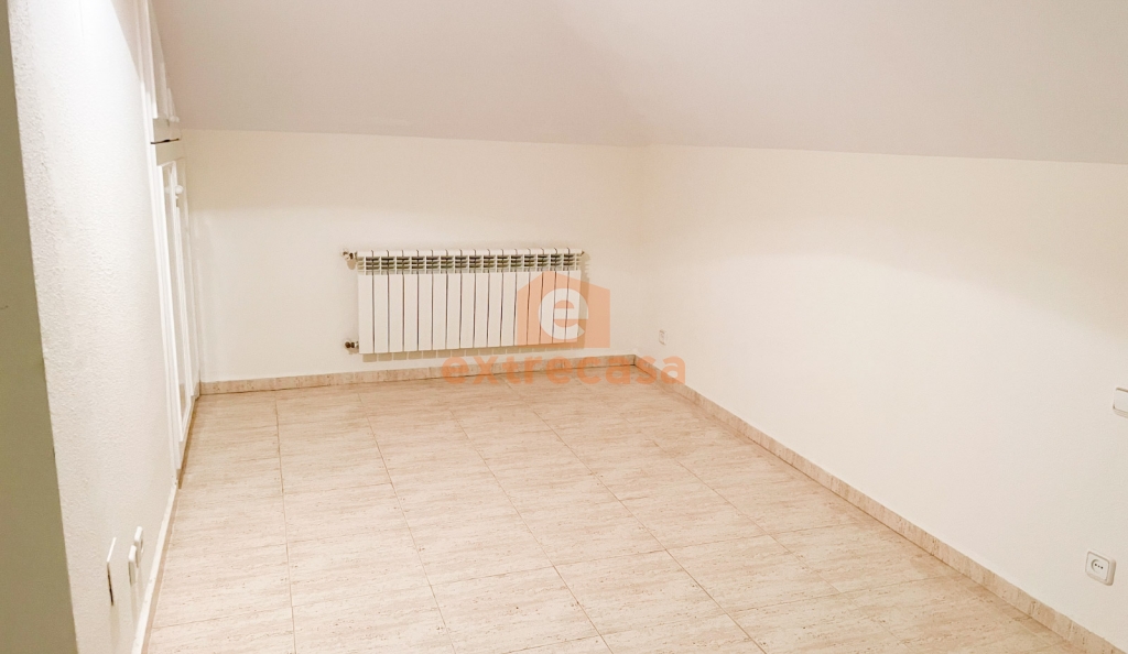 Ático-Dúplex en alquiler en Las Vaguadas