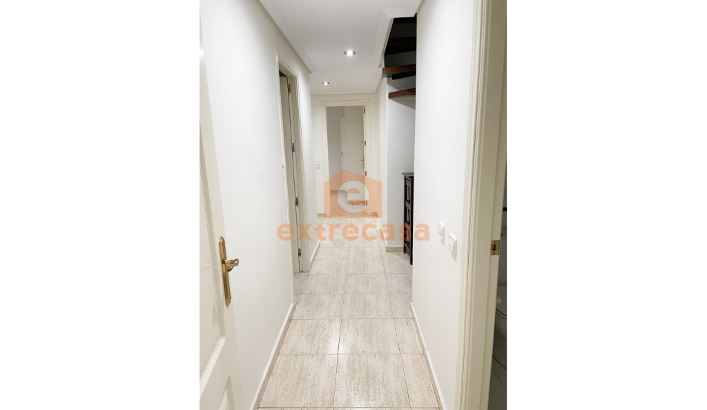 Ático-Dúplex en alquiler en Las Vaguadas