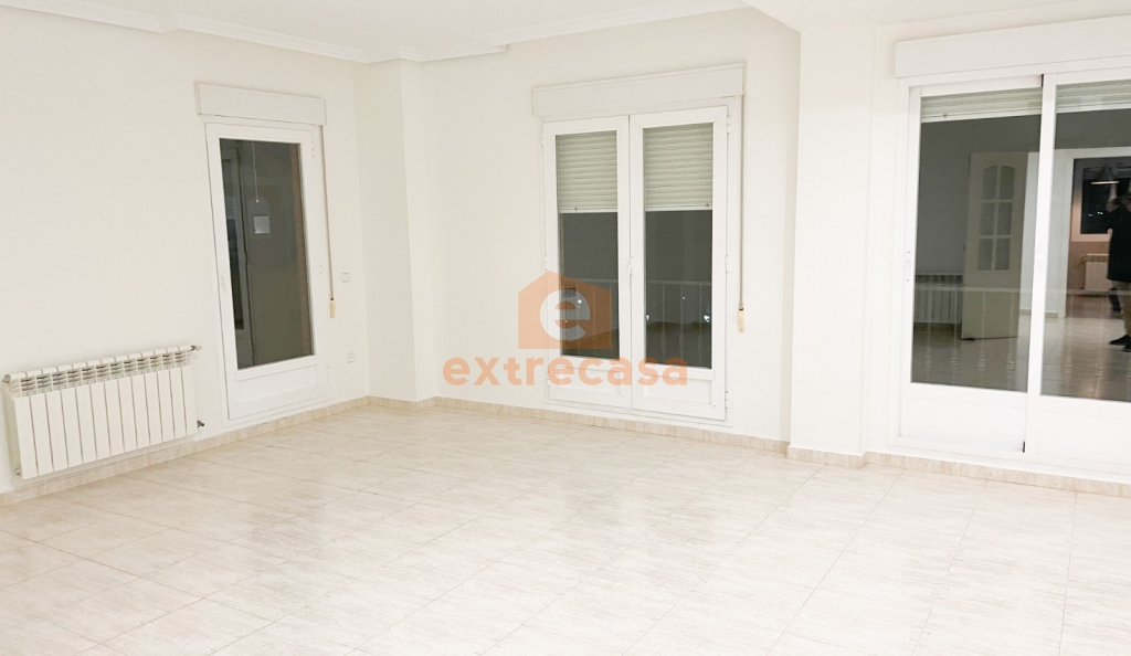 Ático-Dúplex en alquiler en Las Vaguadas