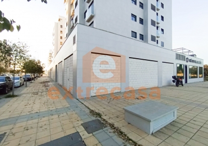 Venta de Local Comercial en Avda. de Elvas - Badajoz