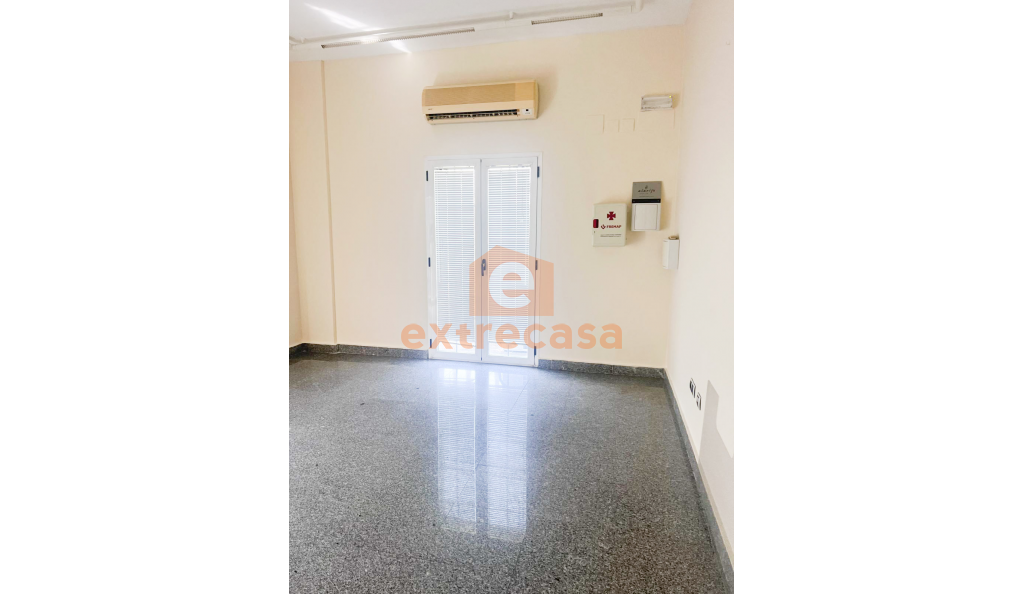 Oficina en alquiler en Pardaleras Badajoz