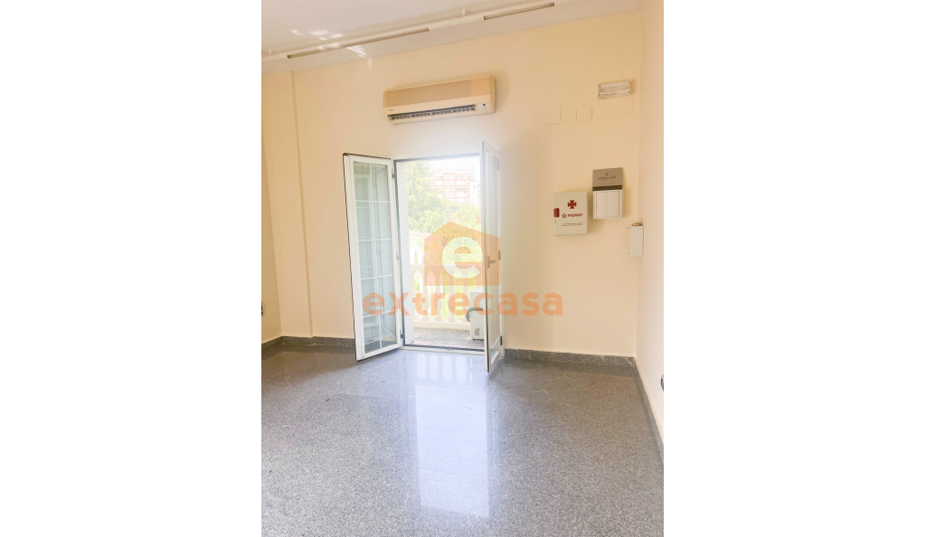 Oficina en alquiler en Pardaleras Badajoz
