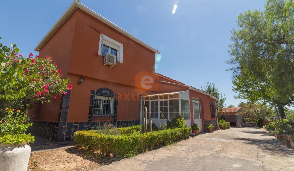 Chalet en venta en Crta. de Valverde
