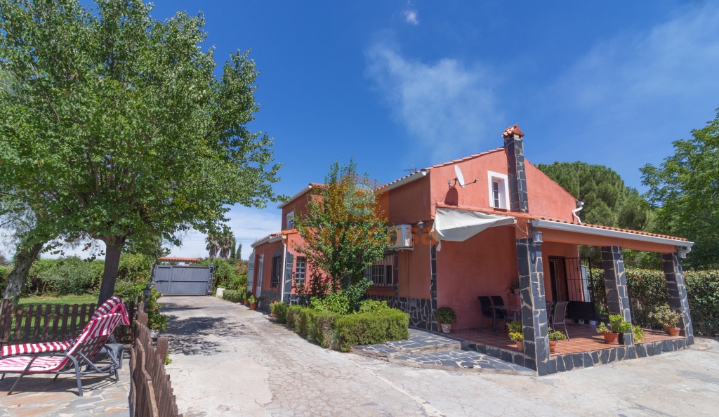 Chalet en venta en Crta. de Valverde