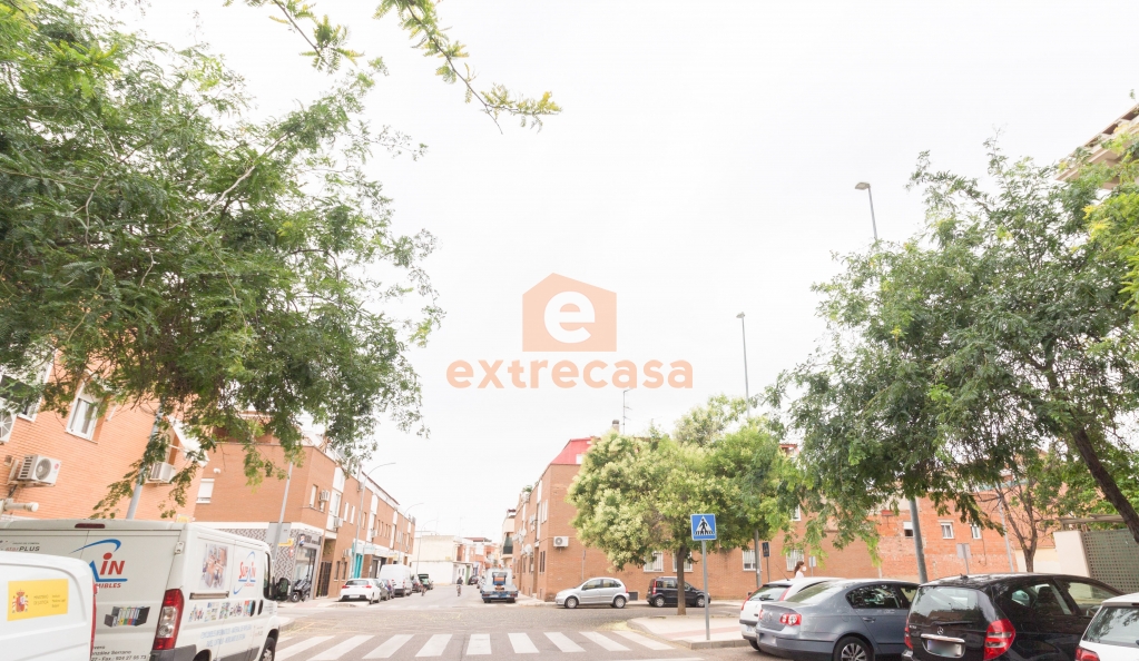 Garaje y Trastero en venta en San Roque Badajoz