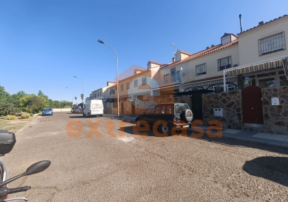 Venta de chalet adosado en Badajoz Carretera de Sevilla